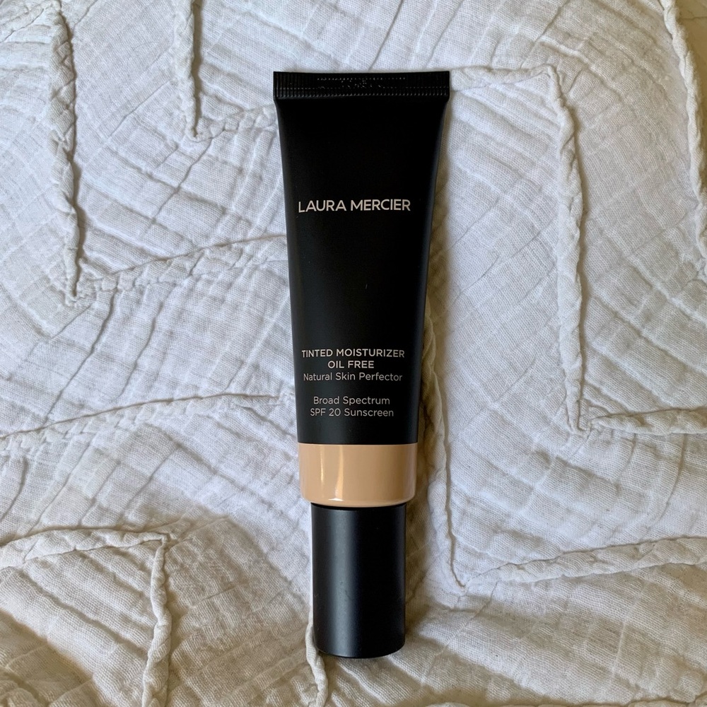 Laura Mercier oil free tinted moisturizer spf 20 in shade 2N1 Nude